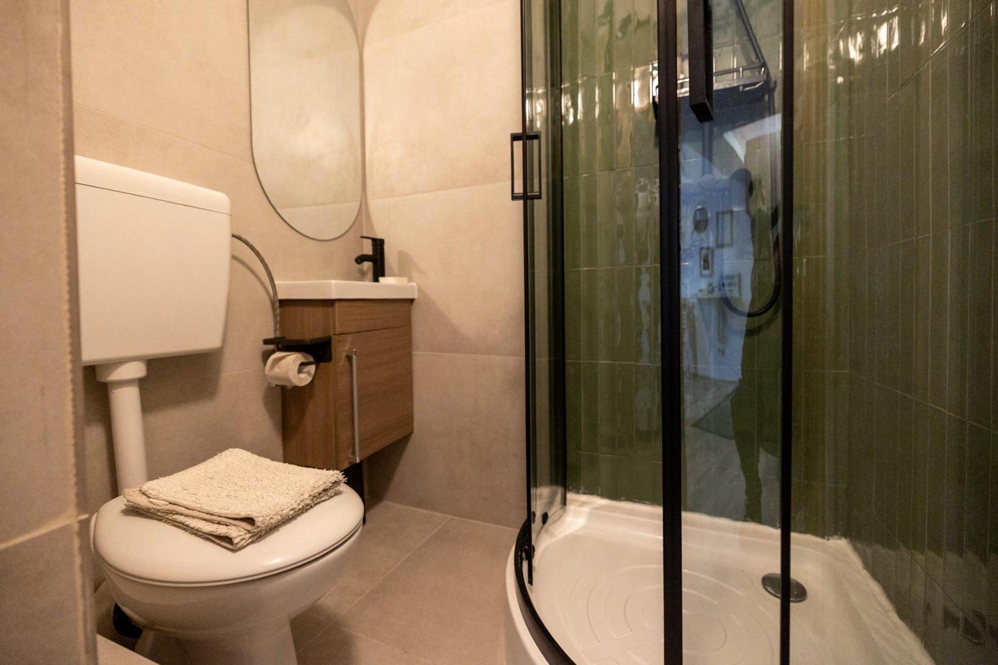 Cozy Studio Retreat - Quiet, Premium Stay Timisoara Bagian luar foto